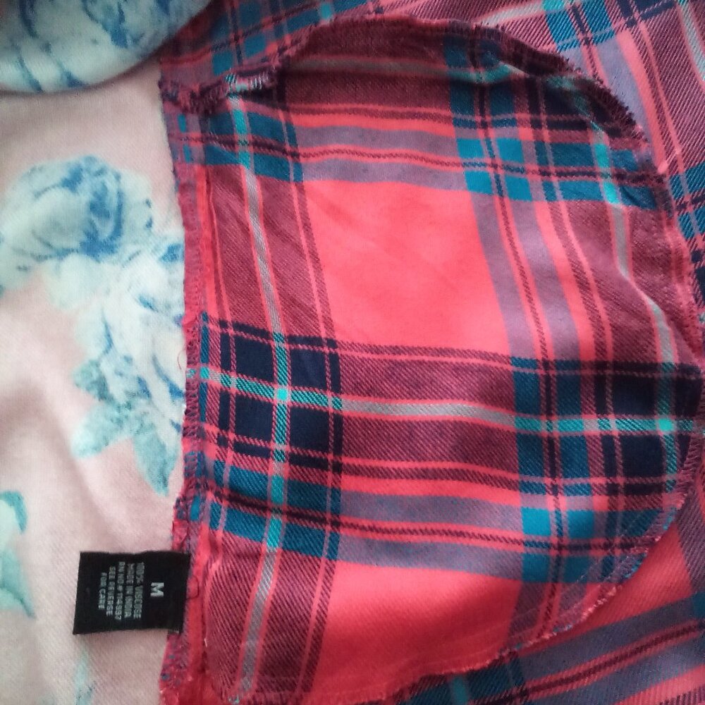 Women Tolani Plaid Tunic w/print back, Size Medium, Color Red, Blue. NWOT - Picture 5 of 6